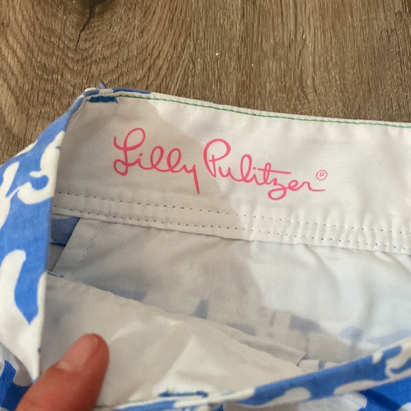 Lilly Pulitzer size to Callahan elephant shorts - Picture 2 of 3